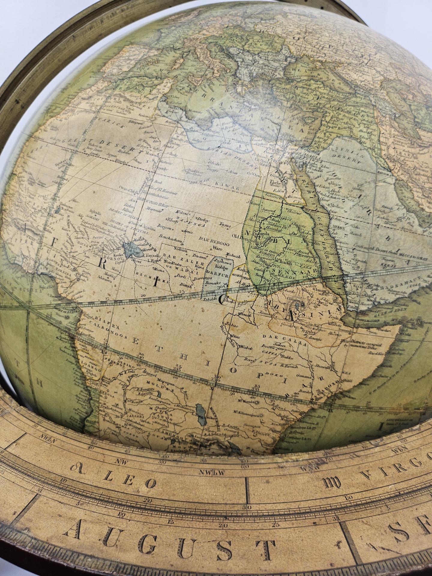 A fine and impressive Terrestrial library globe - Imagen 5