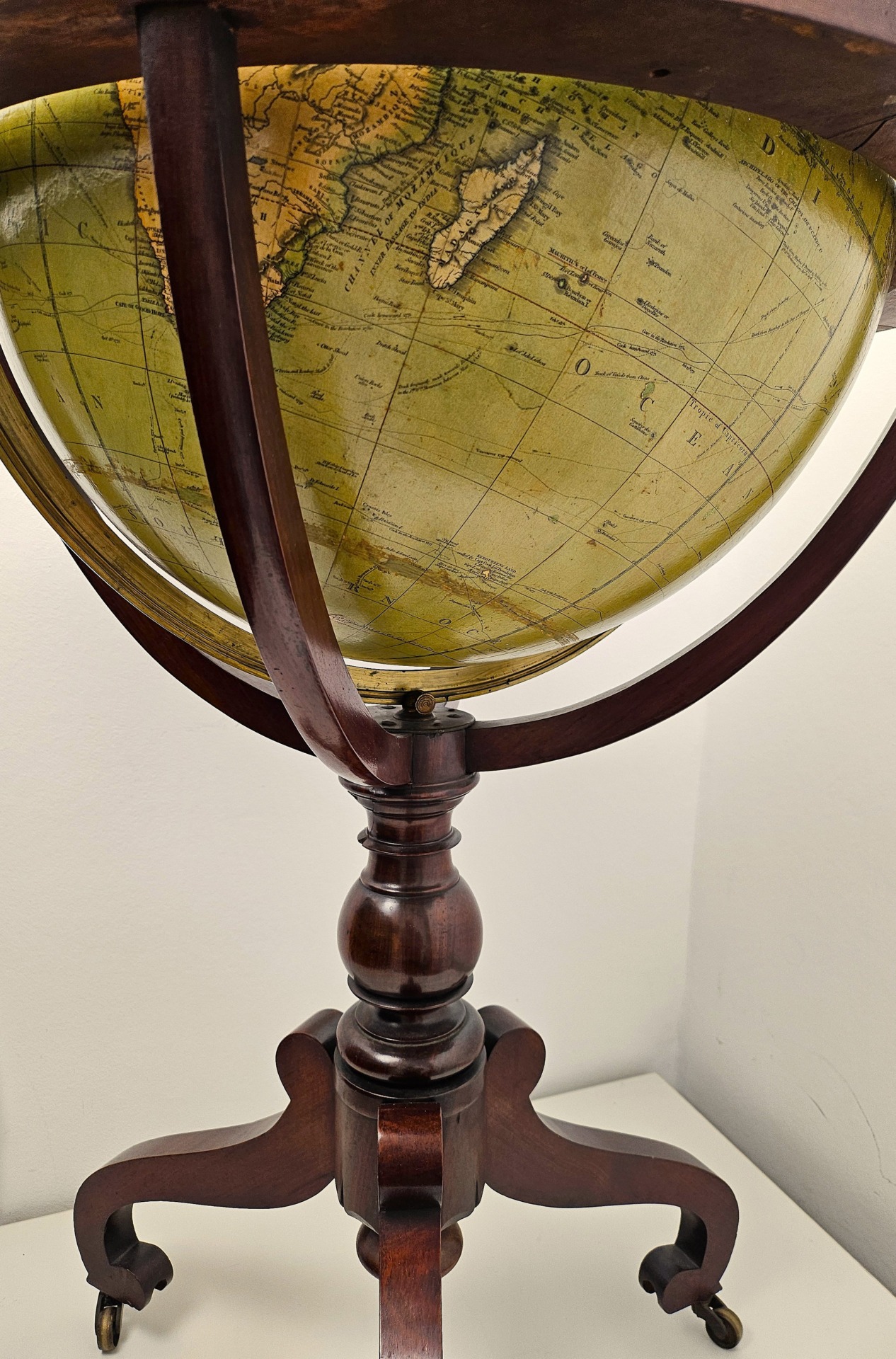 A fine and impressive Terrestrial library globe - Imagen 6