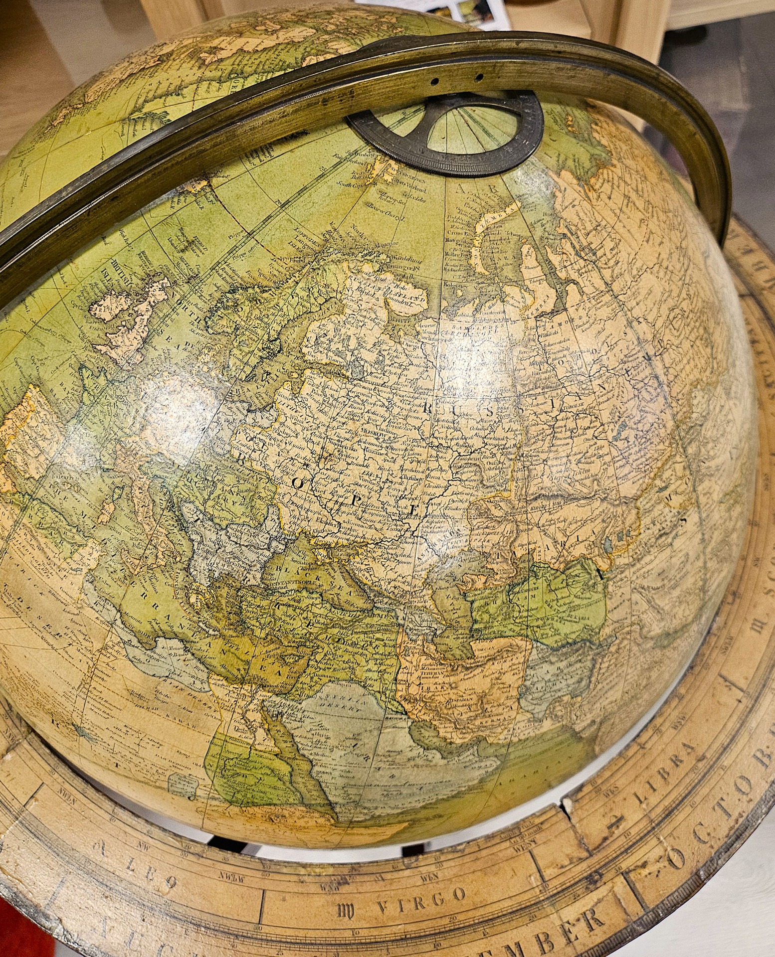 A fine and impressive Terrestrial library globe - Imagen 10